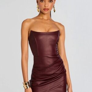 Retrofete Strapless Maroon Dress
